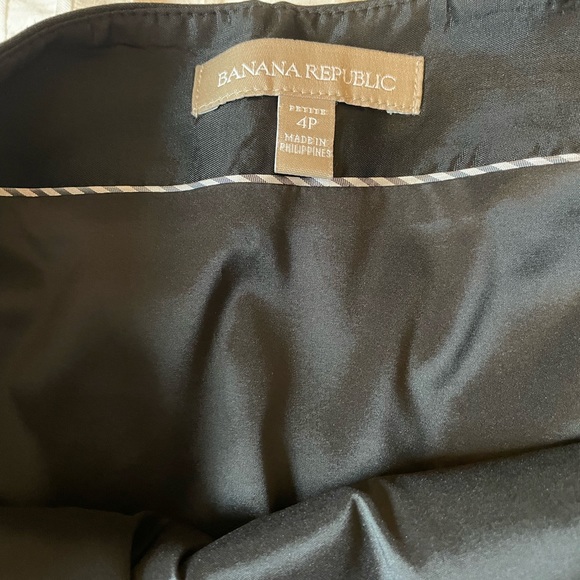 Beautiful Wool Skirt Suit - Picture 7 of 8